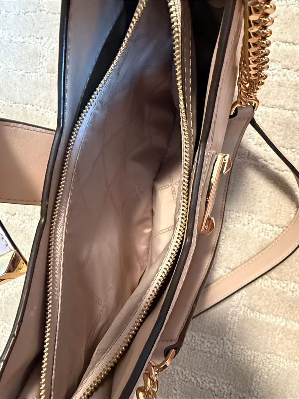 Michael Kors Cream Leather Shoulder Bag with Gold Chain Trim